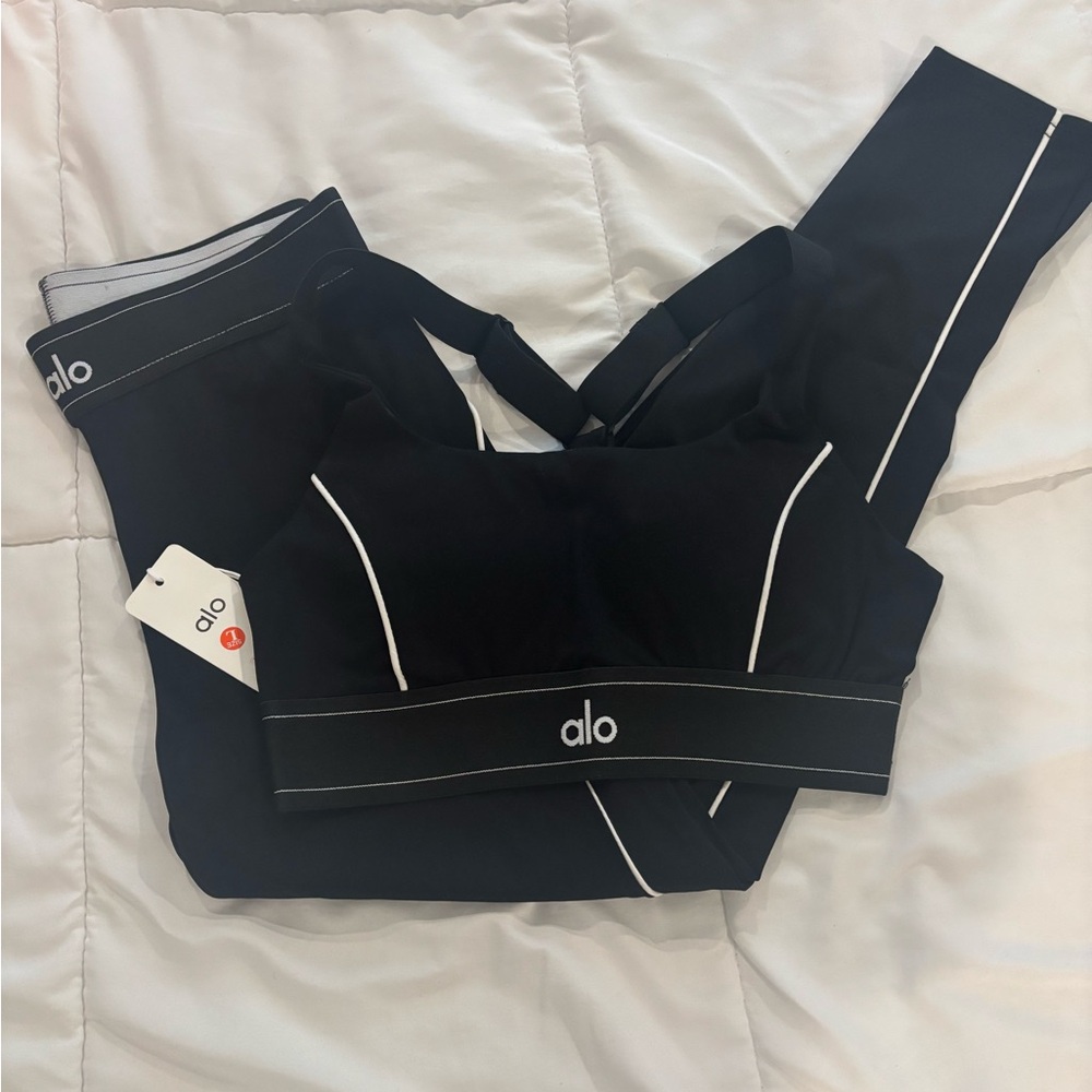 ALO Yoga Black and White Leggings Set